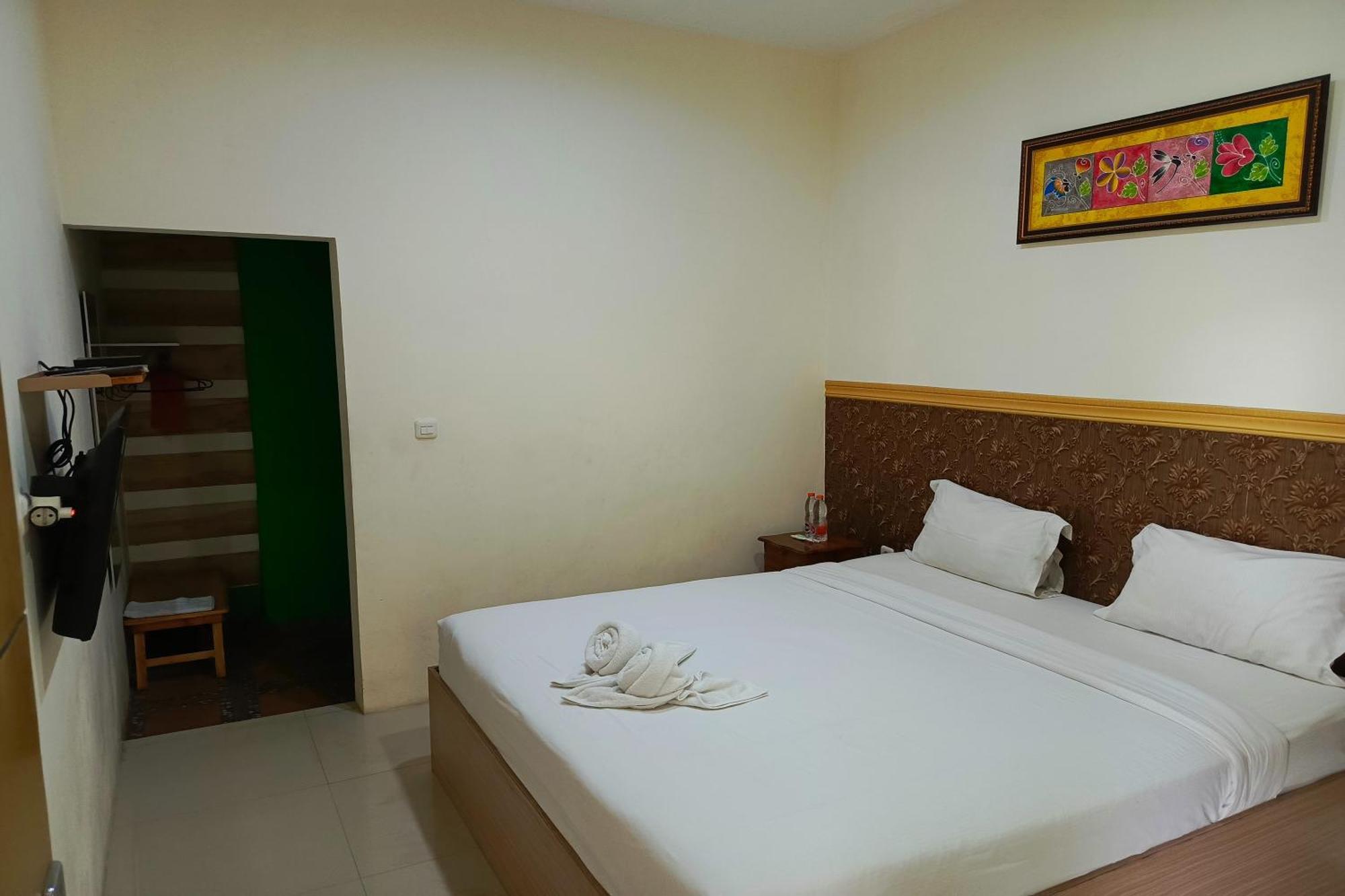 Adisa Homestay Malang Extérieur photo
